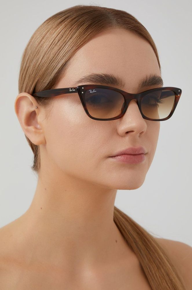 Сонцезахисні окуляри Ray-Ban жіночі колір коричневий (1816119)