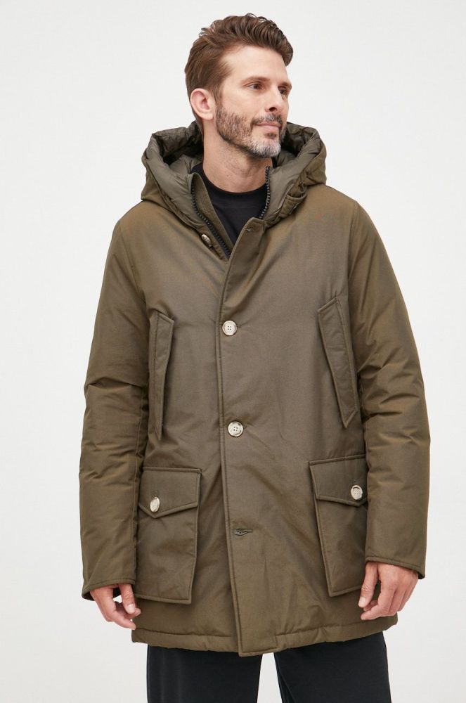 Пухова куртка Woolrich чоловіча колір зелений зимова CFWOOU0483MRUT0001-ABR