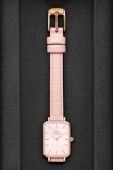 Годинник Daniel Wellington Quadro 20X26 Pressed Rouge жіночий колір рожевий
