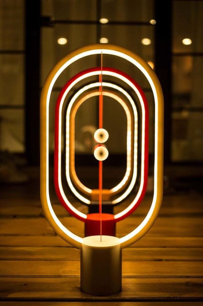 Allocacoc - Настільна лампа Heng Balance Lamp колір коричневий фото 4
