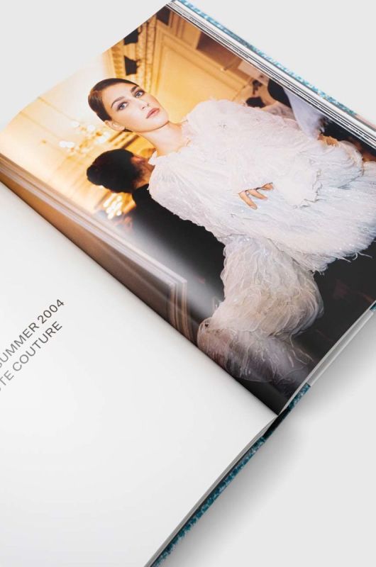 Книга Thames & Hudson Ltd Karl Lagerfeld Unseen, Robert Fairer фото 2
