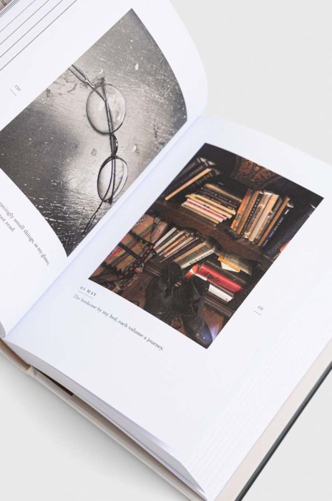 Книга Bloomsbury Publishing PLC A Book of Days, Ms Patti Smith колір барвистий фото 2