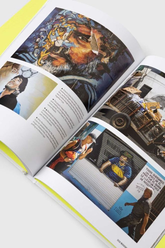 Книга Bloomsbury Publishing PLC Football Murals, Andy Brassell колір барвистий фото 2