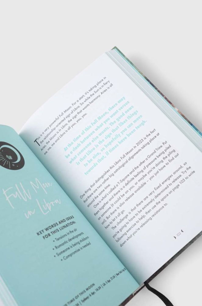 Книга Hay House UK Ltd Moonology (TM) Diary 2023, Yasmin Boland колір барвистий фото 2