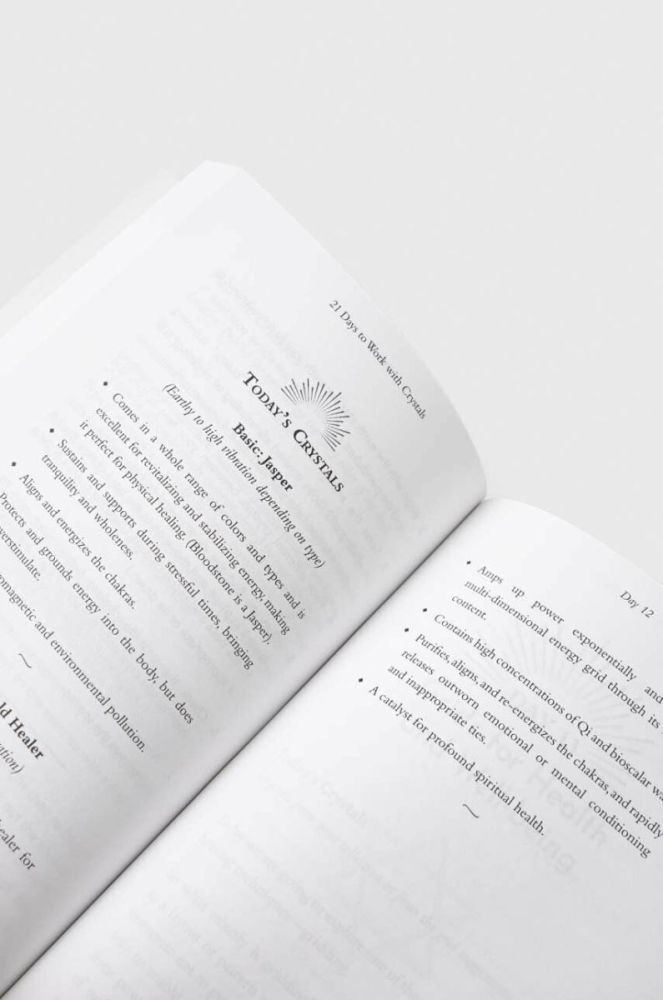 Книга Hay House UK Ltd 21 Days to Work with Crystals, Judy Hall колір барвистий фото 2
