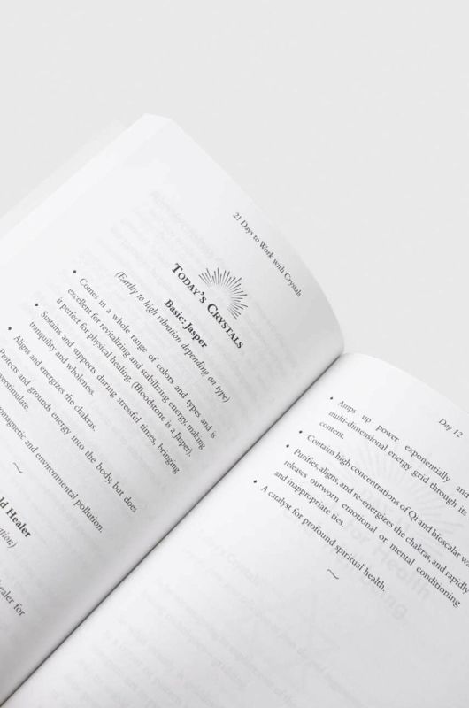 Книга Hay House UK Ltd 21 Days to Work with Crystals, Judy Hall колір барвистий фото 2
