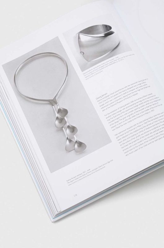 Книга ACC Art Books Women Jewellery Designers, Juliet Weir-de La Rochefoucauld колір барвистий фото 2
