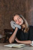 Міні-подушка Ostrichpillow Handy колір блакитний (2844067) Міні-подушка Ostrichpillow Handy колір блакитний (2844067)