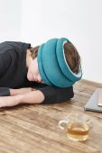 Багатофункціональна подушка Ostrichpillow Light колір блакитний (3002379) Багатофункціональна подушка Ostrichpillow Light колір блакитний (3002379)