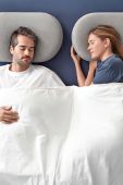 Подушка Ostrichpillow Bed Pillow колір сірий Подушка Ostrichpillow Bed Pillow колір сірий