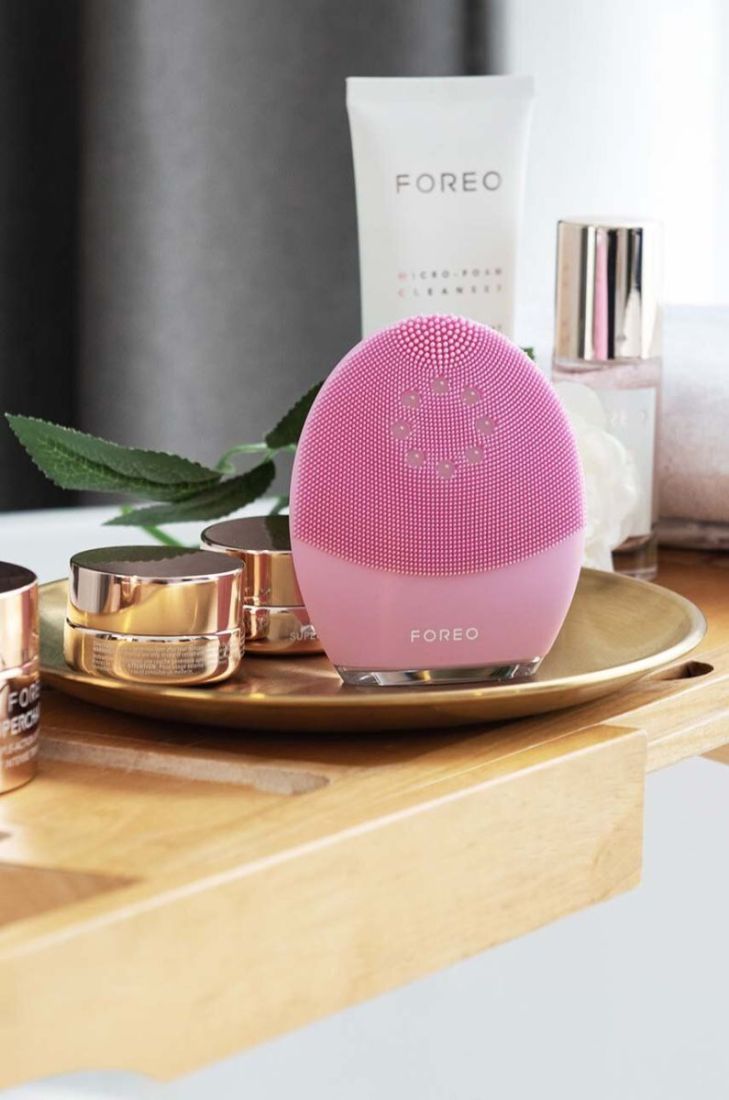 Щітка для anti-age очищення та ліфтингу шкіри обличчя FOREO LUNA™ 4 Plus Normal Skin колір рожевий