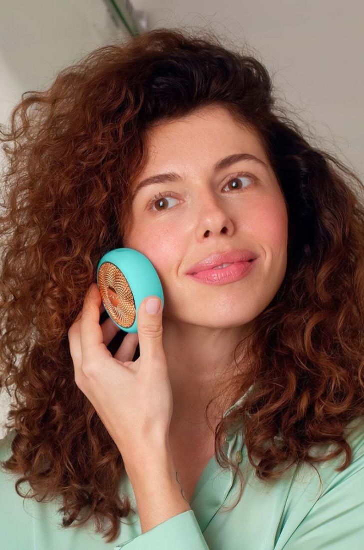 Пристрій для нанесення маски та світлотерапії FOREO UFO™ 2 колір бірюзовий (3172021)