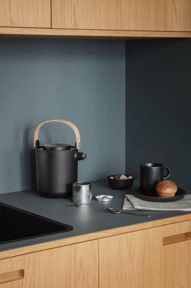 Термічний графин Eva Solo Nordic Kitchen колір чорний фото 7