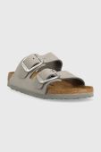 Замшеві шльопанці Birkenstock Arizona Big Buckle жіночі колір сірий Narrow Width 1022154.GRAY-DOVE.GRAY
