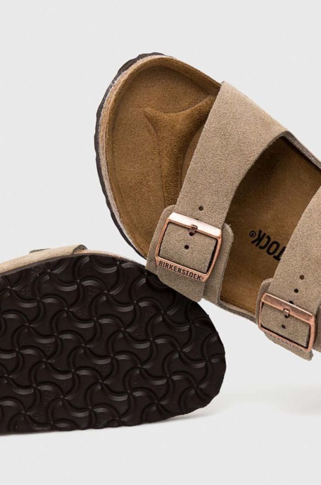 Замшеві шльопанці Birkenstock Arizona чоловічі колір сірий 51461.TAUP-TAUPE фото 4