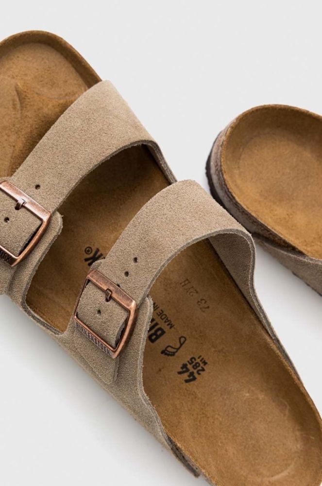 Замшеві шльопанці Birkenstock Arizona чоловічі колір сірий 51461.TAUP-TAUPE фото 5