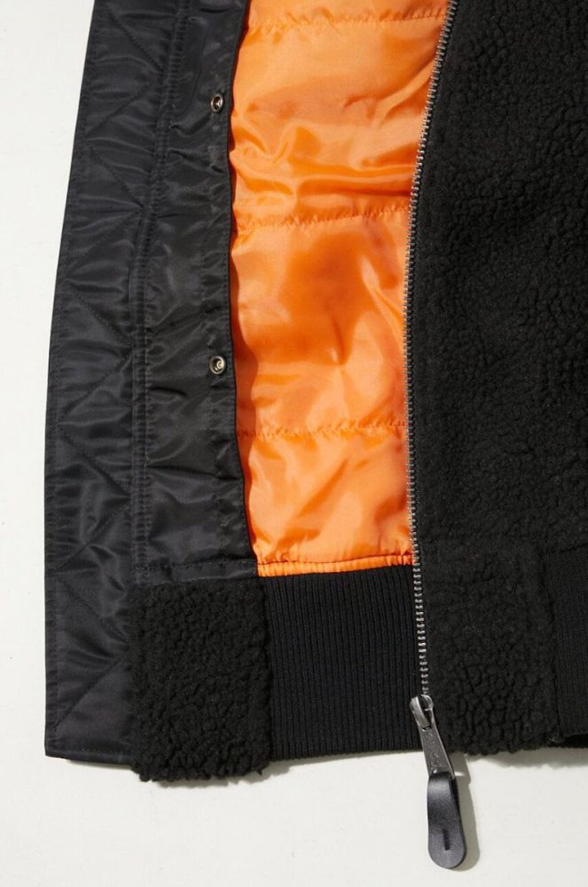 Куртка-бомбер Alpha Industries Ma-1 Teddy жіночий колір чорний перехідна oversize 108102.03-Black фото 7