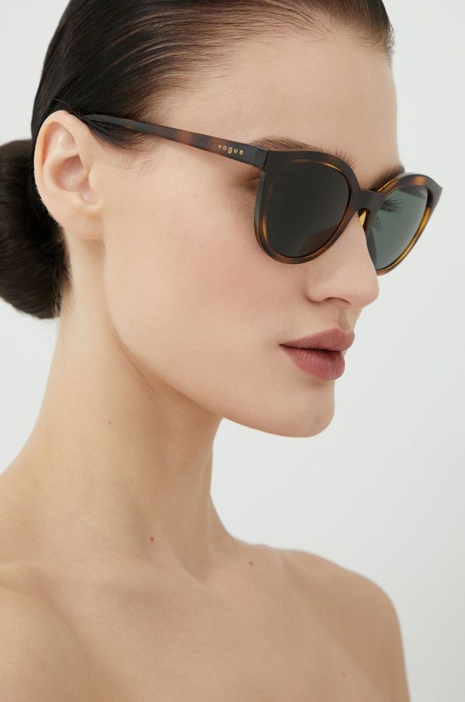 Сонцезахисні окуляри VOGUE жіночі колір коричневий (2283570)