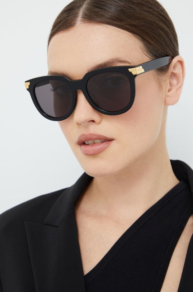 Сонцезахисні окуляри Bottega Veneta жіночі колір чорний (2475923)