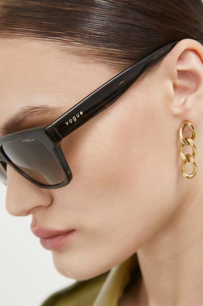 Сонцезахисні окуляри VOGUE жіночі колір коричневий (3169259) фото 7