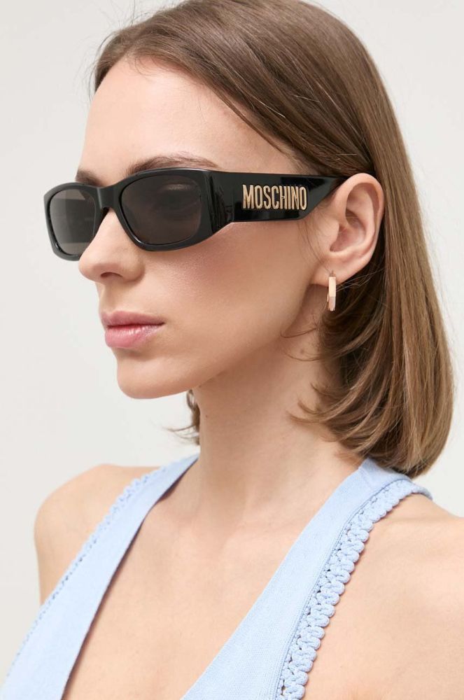 Сонцезахисні окуляри Moschino жіночі колір чорний (3262672)