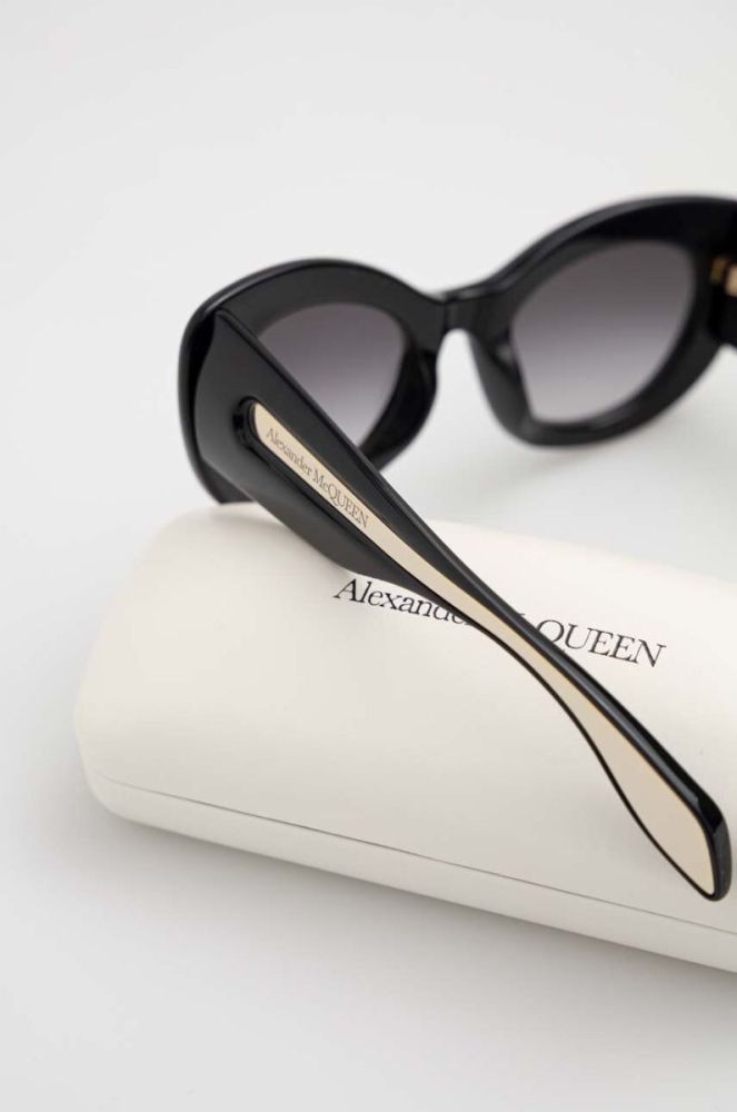 Сонцезахисні окуляри Alexander McQueen AM0403S жіночі колір чорний фото 4