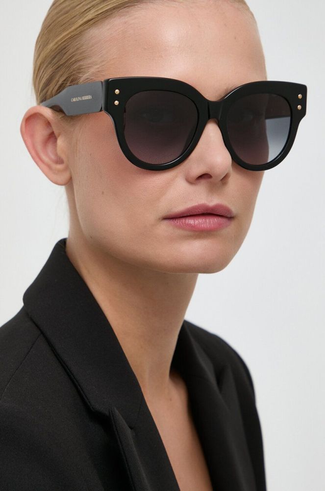 Сонцезахисні окуляри Carolina Herrera жіночі колір чорний (3213686)