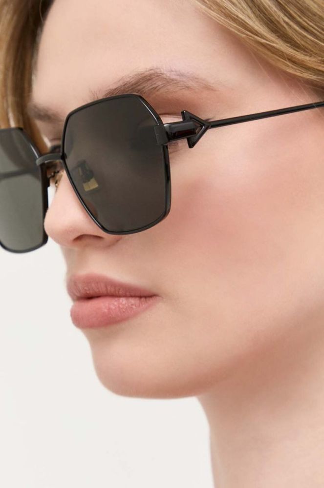 Сонцезахисні окуляри Bottega Veneta жіночі колір чорний (3321431) фото 2