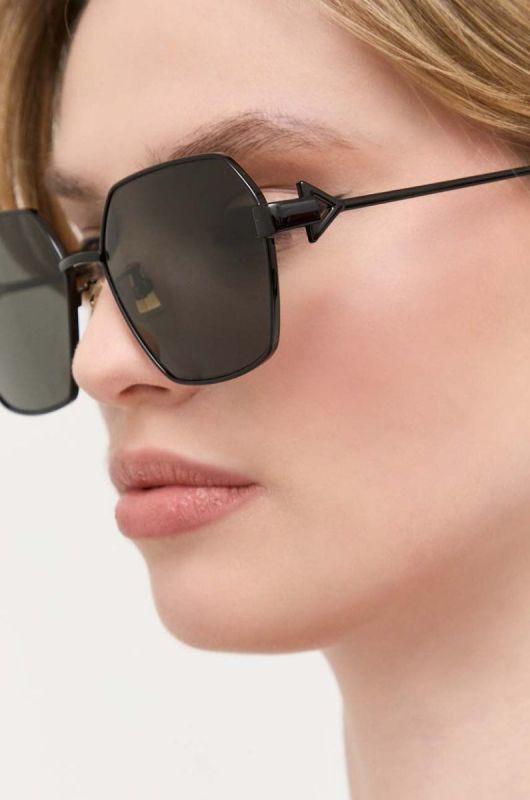 Сонцезахисні окуляри Bottega Veneta жіночі колір чорний (3321431) фото 2