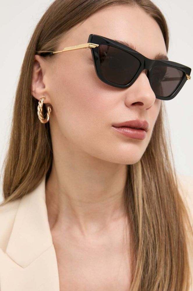 Сонцезахисні окуляри Bottega Veneta жіночі колір чорний (3305649)