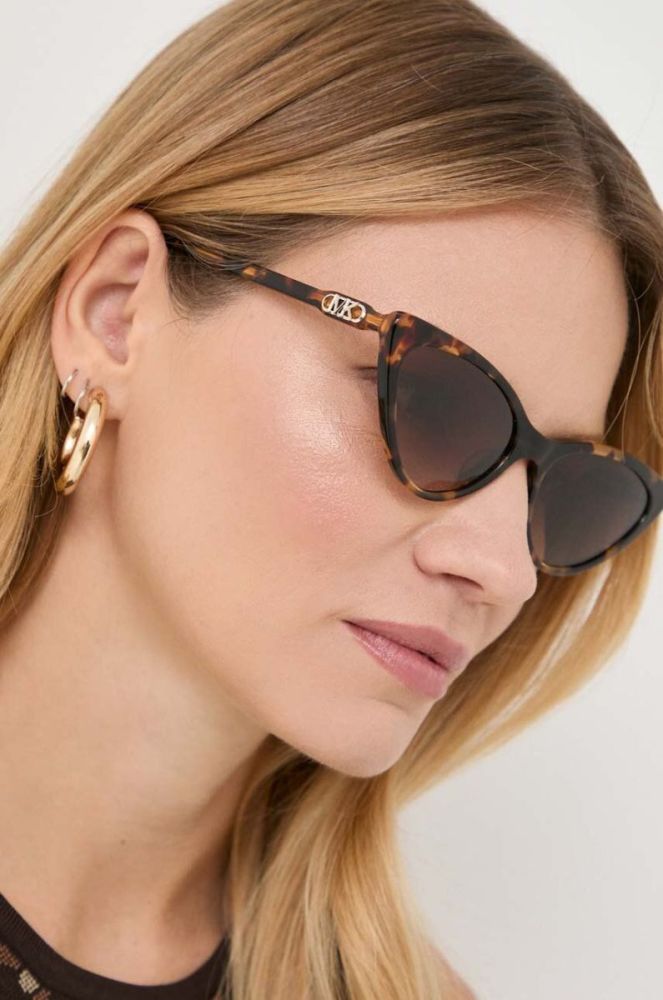 Сонцезахисні окуляри Michael Kors жіночі колір коричневий (3647704) фото 7