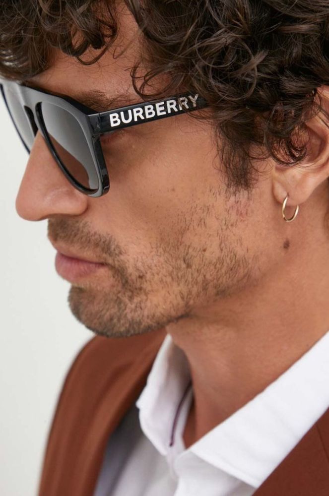 Сонцезахисні окуляри Burberry чоловічі колір чорний (3435794) фото 2
