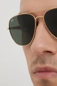 Сонцезахисні окуляри Ray-Ban колір золотий (1817401)