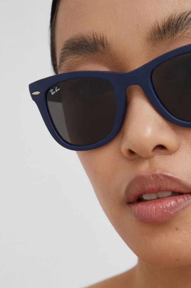 Солнцезащитные очки Ray-Ban цвет голубой (1817408) фото 7