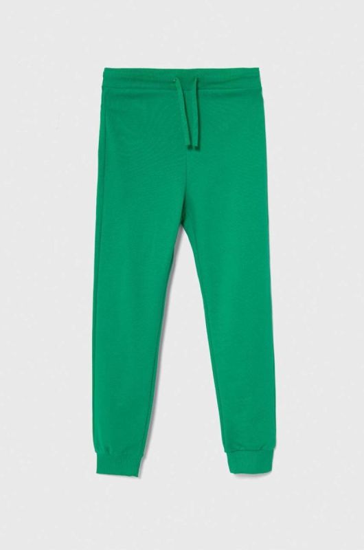 Дитячі бавовняні штани United Colors of Benetton колір зелений однотонні (3393310)