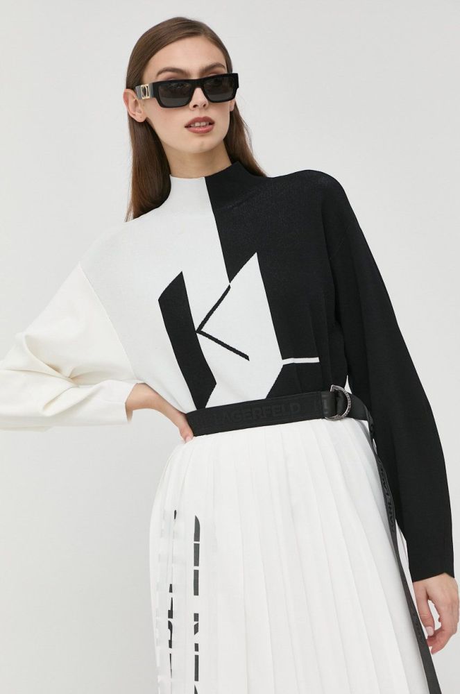 Светр Karl Lagerfeld жіночий колір чорний легкий півгольф (2551479)