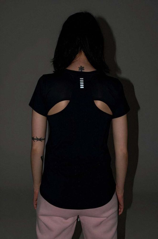 Футболка Under Armour IsoChill 200 Laser Tee жіноча колір чорний 1369764-100 фото 8