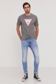 Футболка Guess чоловіча колір сірий з принтом