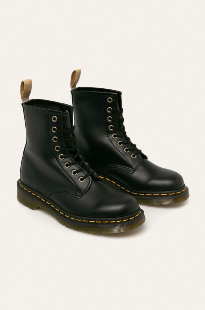 Черевики Dr. Martens Vegan 1460 жіночі колір чорний на плоскому ходу 14045001-Black. фото 2