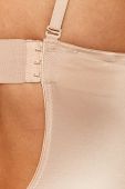 Spanx - Моделююче боді Syf Plunge Low-Back Mid-Thigh колір бежевий (762233)