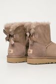 UGG - Замшеві чоботи Mini Bailey Bow II колір коричневий UGG - Замшеві чоботи Mini Bailey Bow II колір коричневий