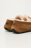 UGG - Шкіряні тапочки Ascot колір коричневий