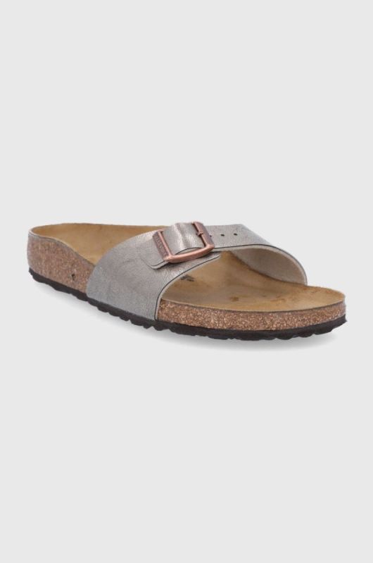 Шкіряні шльопанці Birkenstock Madrid жіночі колір золотий Narrow Width 1020632.Taupe-Taupe фото 2