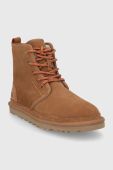 Замшеві черевики UGG Neumel High жіночі колір коричневий на плоскому ходу утеплене Замшеві черевики UGG Neumel High жіночі колір коричневий на плоскому ходу утеплене