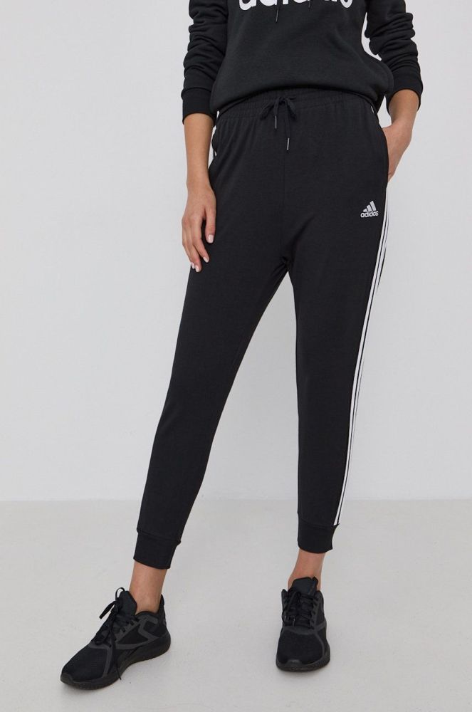 Штани adidas жіночі колір чорний з аплікацією (1531505)