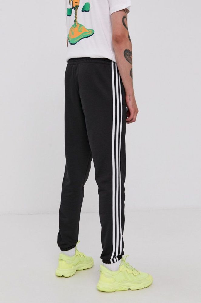 Штани adidas чоловічі колір чорний з аплікацією (1579913) фото 3