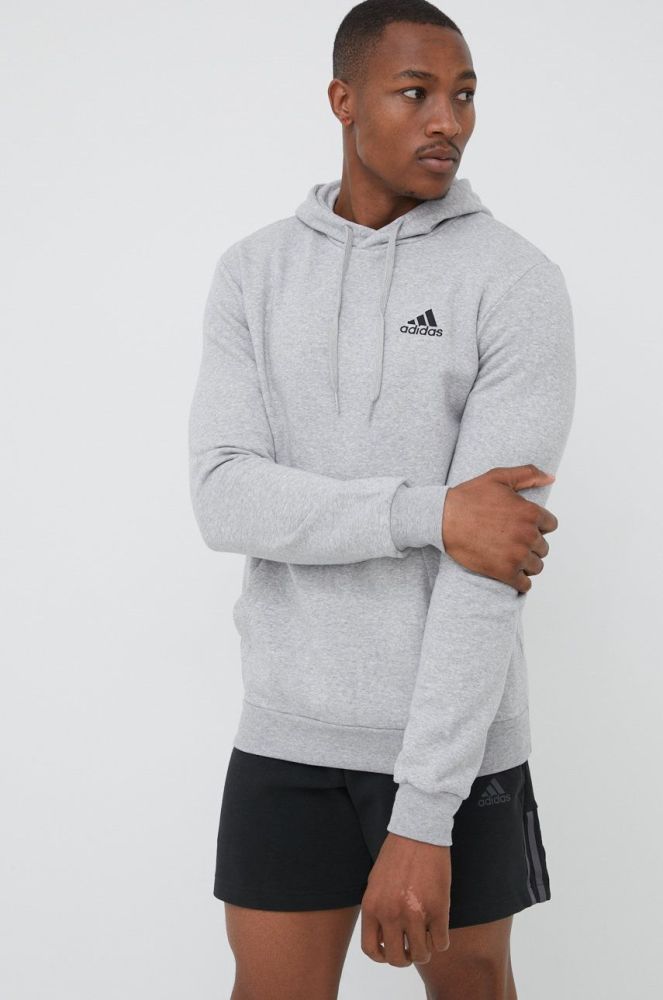 Кофта adidas чоловіча колір сірий з аплікацією (2399220)