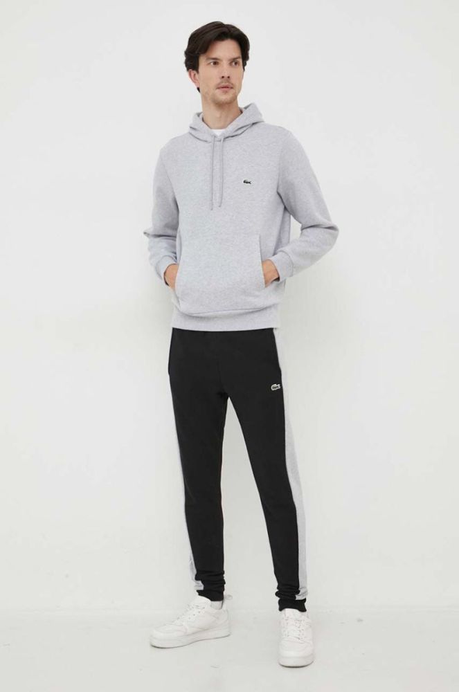 Кофта Lacoste чоловіча колір сірий з капюшоном однотонна SH9623-031 фото 2
