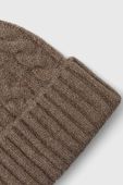 Шапка Pieces колір коричневий з товстого трикотажу (2829411)