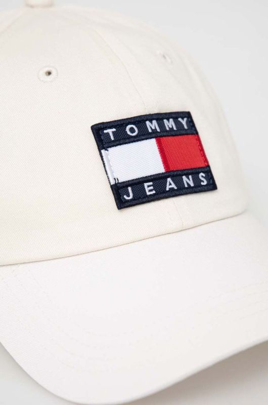 Шапка Tommy Jeans колір білий з аплікацією фото 2